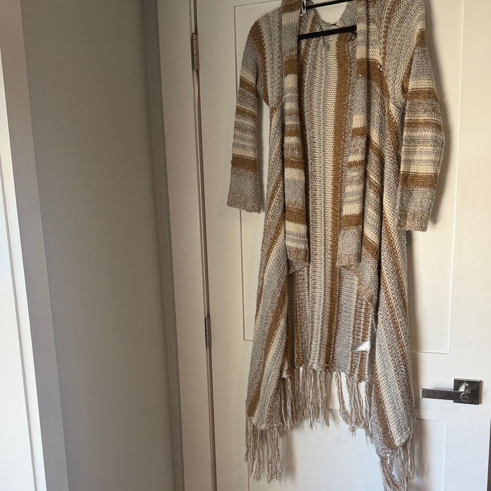 Knox Rose Cream & Tan Striped Fringe Open-Front Cardigan